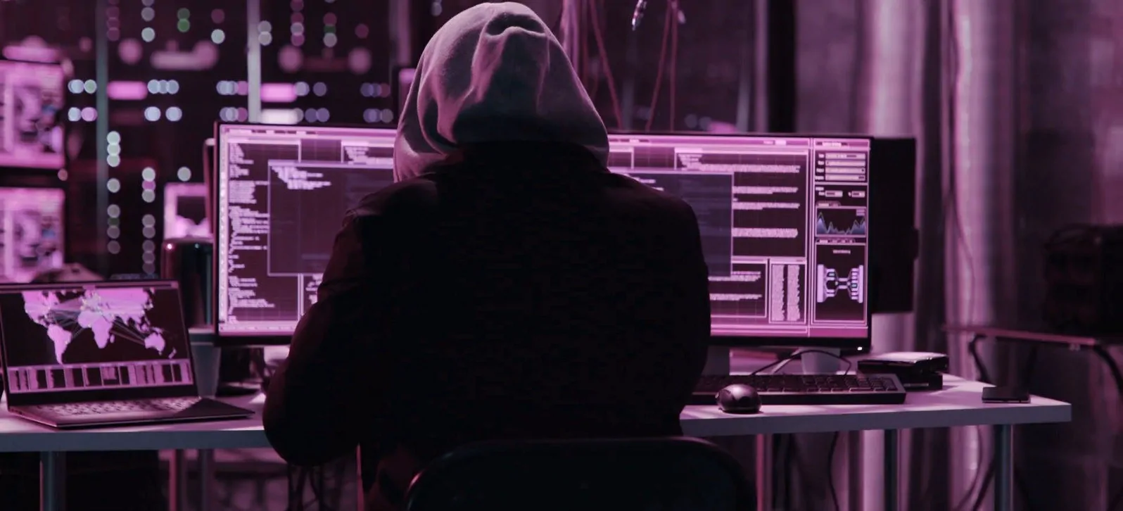 фрилансер работает